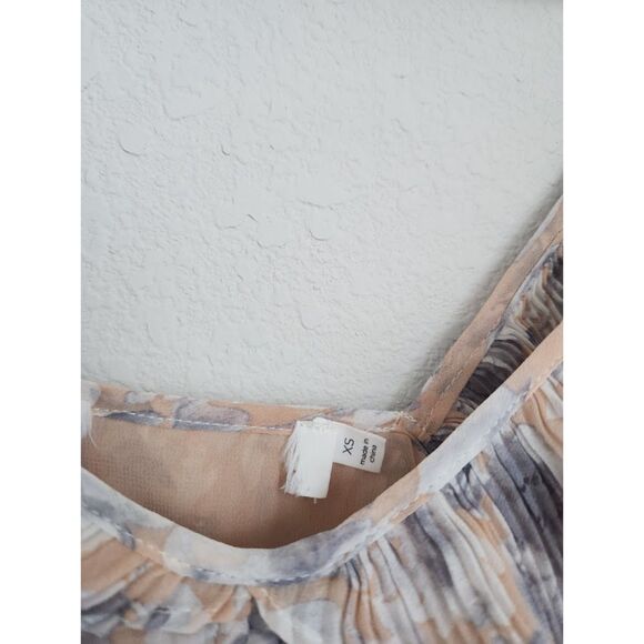 ASTR the Label Rue Top in Peach & Grey Floral | Size XS - Picture 4 of 8